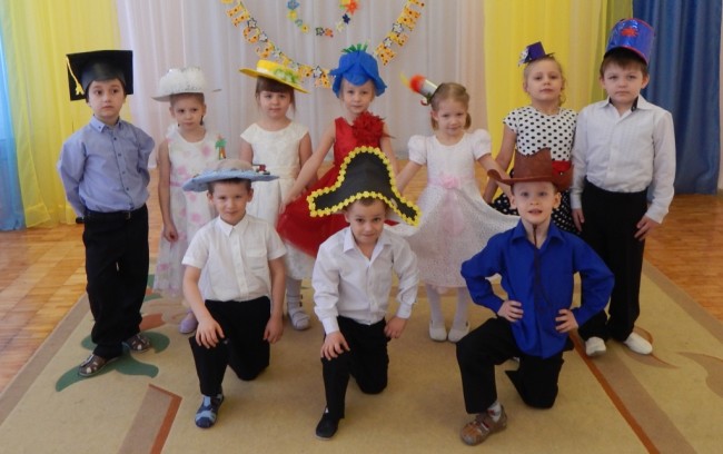 «Дело в шляпе»: в Никополе прошел конкурс головных уборов среди детей (фото)